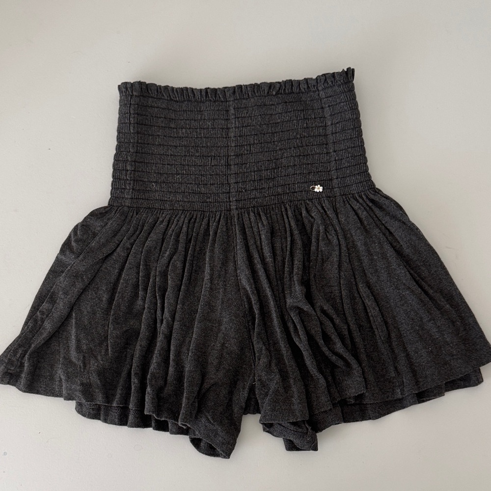 NATURAL LIFE Charcoal Ruffle Shorts